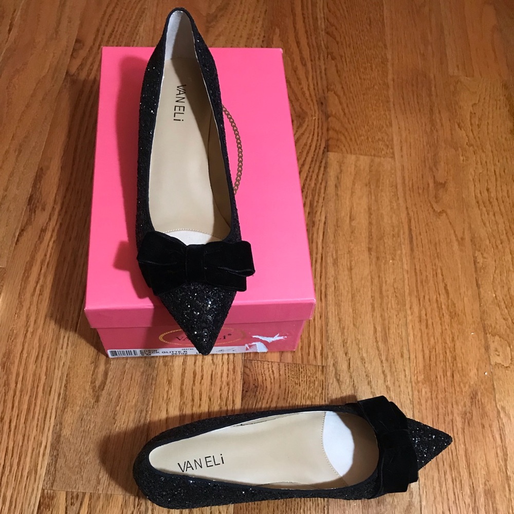 Vaneli black glitter pump